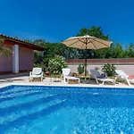 Dom wakacyjny Maslina By Interhome
