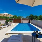 Maslina By Interhome Dom wakacyjny Pavicini