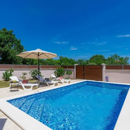 Maslina By Interhome Holiday home Pavicini